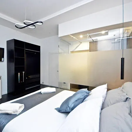 Modern In + Balcony Naples