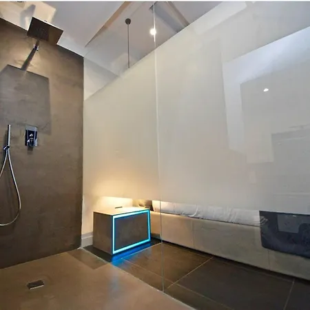 Lejlighed Modern In + Balcony Napoli