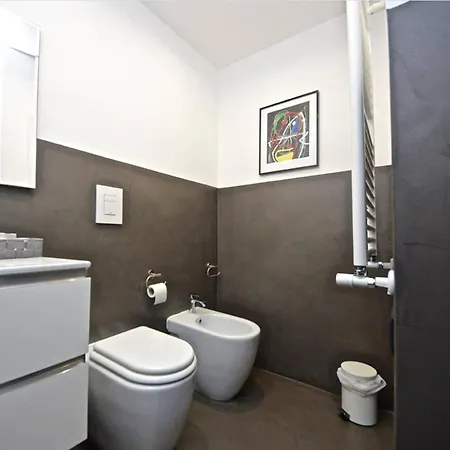 Modern In + Balcony Lejlighed *