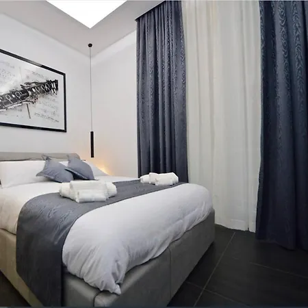 Lejlighed Modern In + Balcony